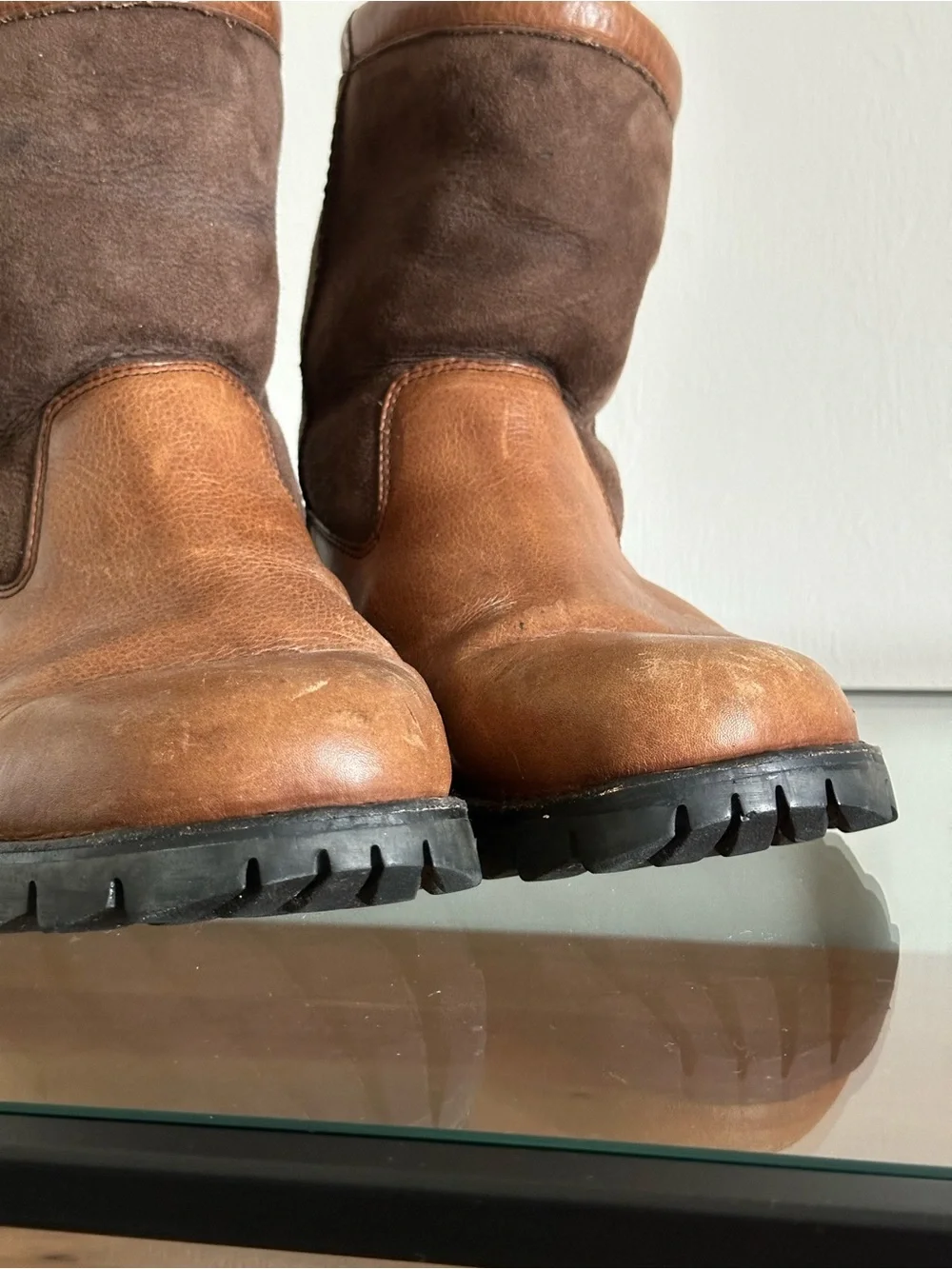 UGG Australia Beacon Men's Brown Leather Sheepskin Boots Size 10